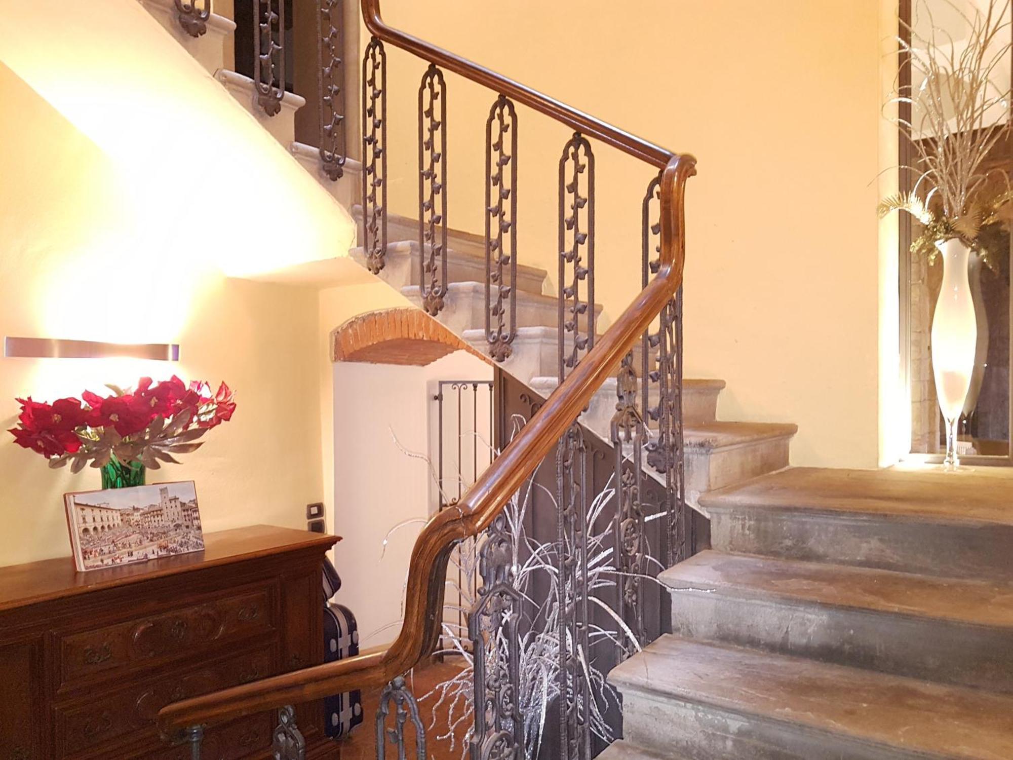 La Corte Del Re Suite & Rooms Arezzo Exterior photo
